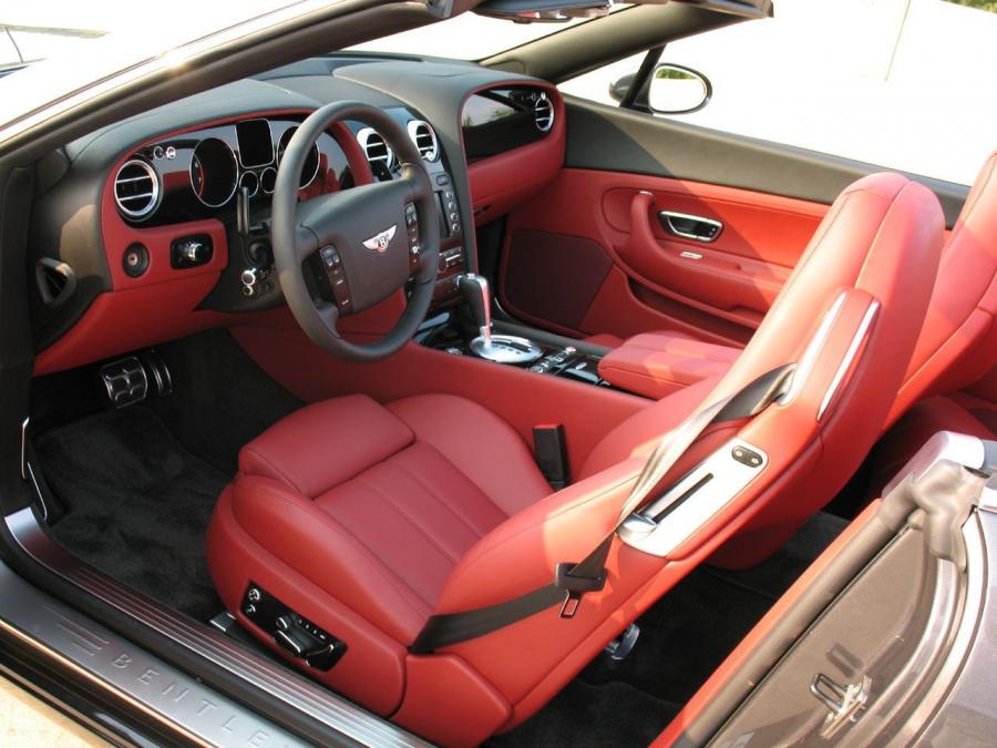 Интерьер Bentley Continental GTC 2007 года  (фото 51 из 51)